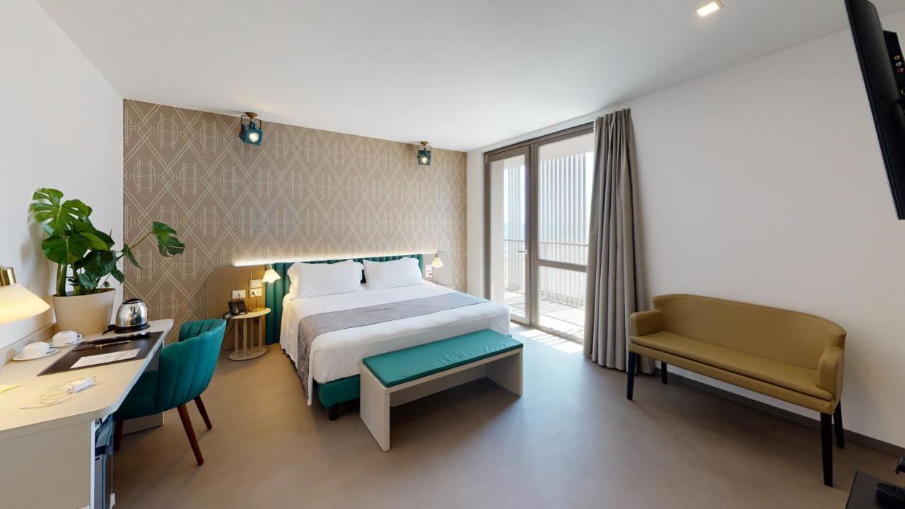 Diva Hotel Lignano - Adults Only Lignano Sabbiadoro Exteriör bild