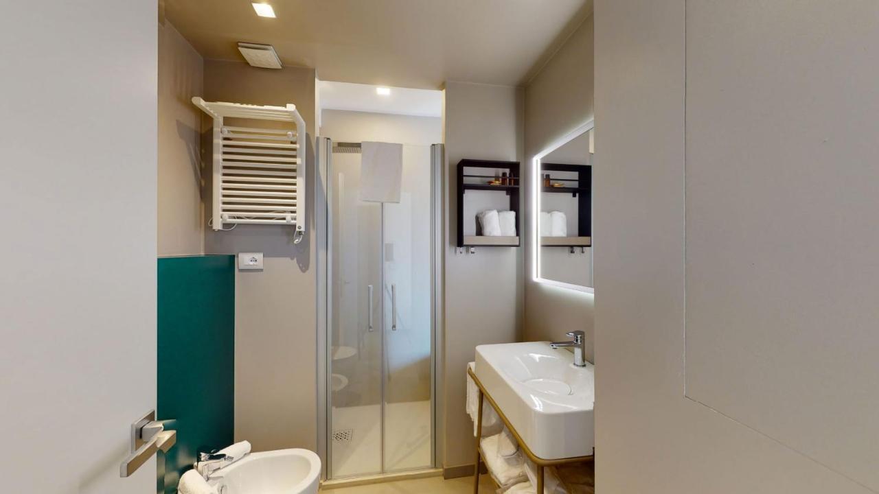 Diva Hotel Lignano - Adults Only Lignano Sabbiadoro Exteriör bild