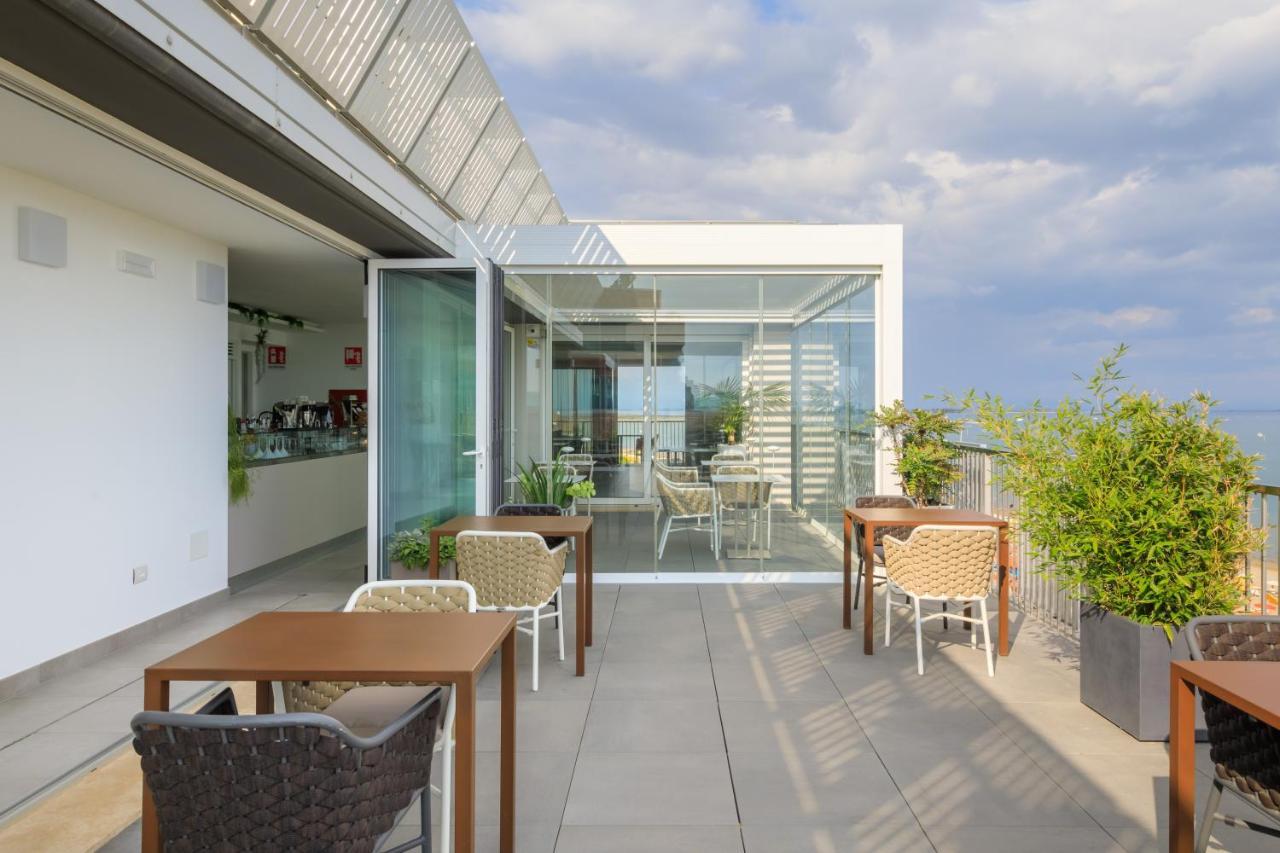 Diva Hotel Lignano - Adults Only Lignano Sabbiadoro Exteriör bild