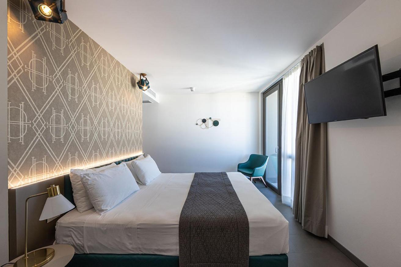 Diva Hotel Lignano - Adults Only Lignano Sabbiadoro Exteriör bild